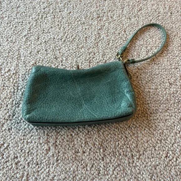 Coach Chelsea Turnlock Wristlet – Rare Mineral Leather – Classic Preppy Style